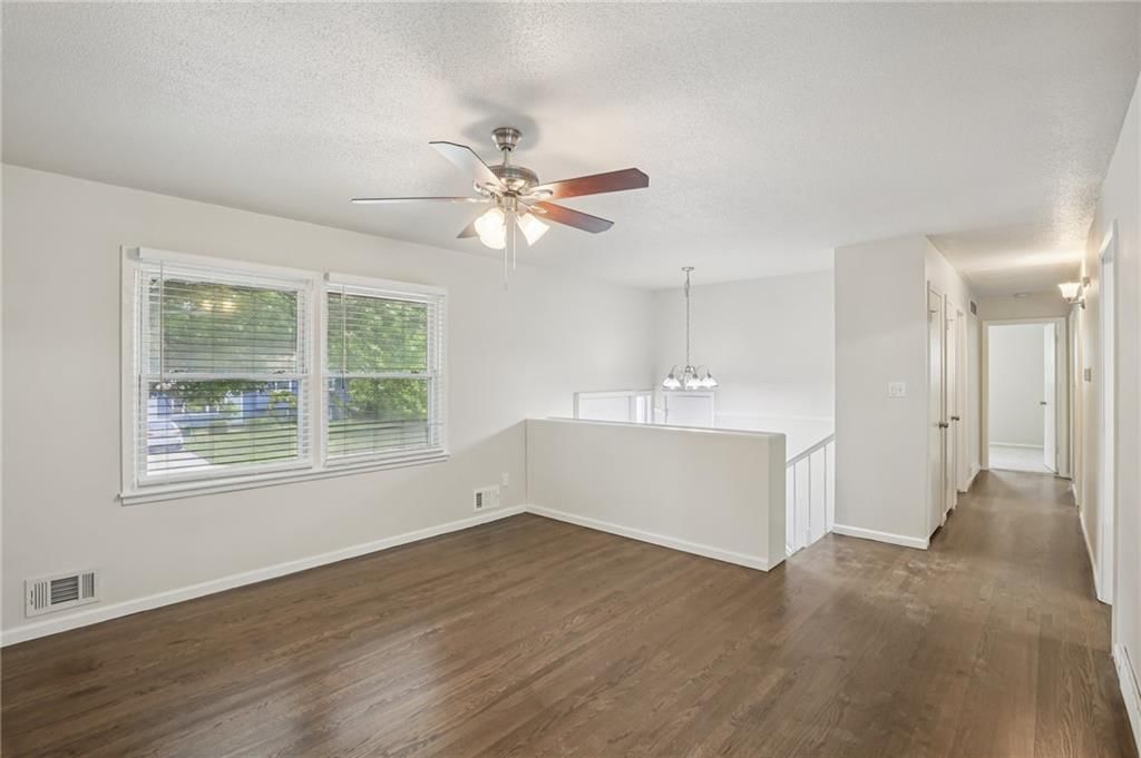 614 NW Fair Lane — photo 4