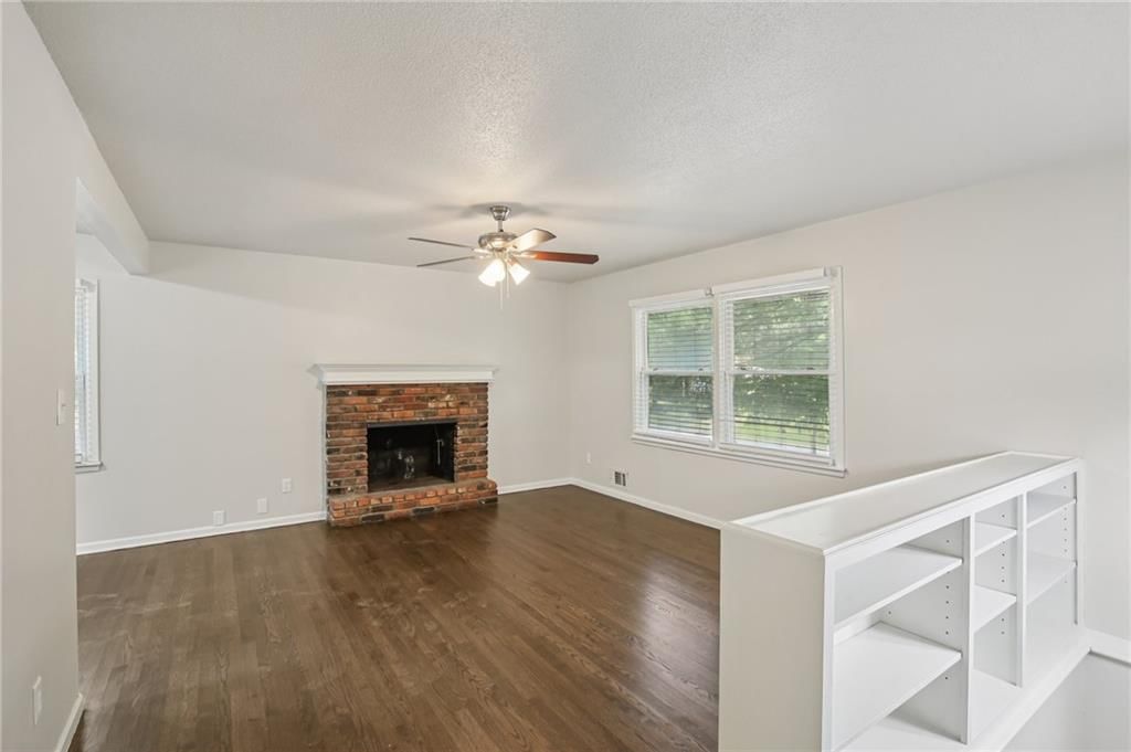 614 NW Fair Lane — photo 5