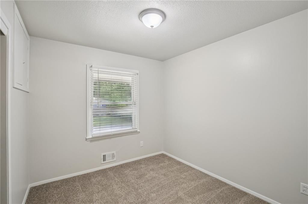 614 NW Fair Lane — photo 16