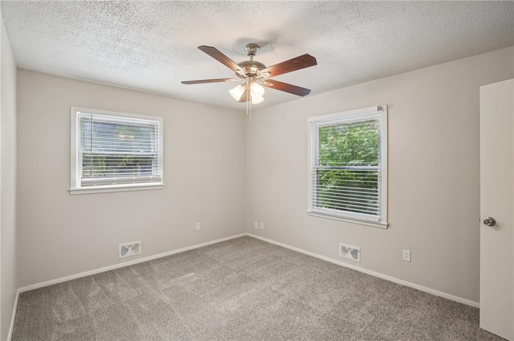614 NW Fair Lane — photo 22