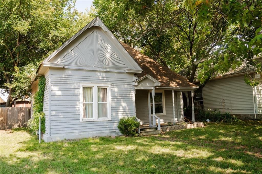 2517 Broadway Avenue — photo 16