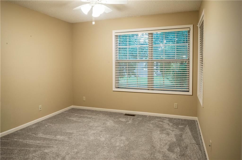 1618 The Oaks Street — photo 14
