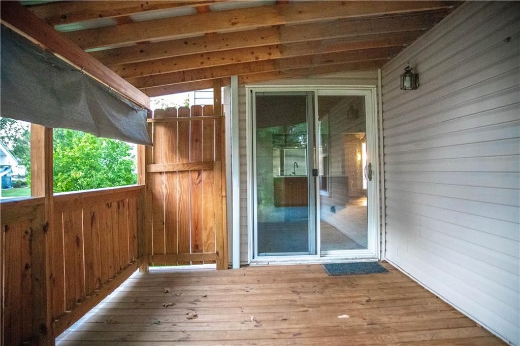 1618 The Oaks Street — photo 24