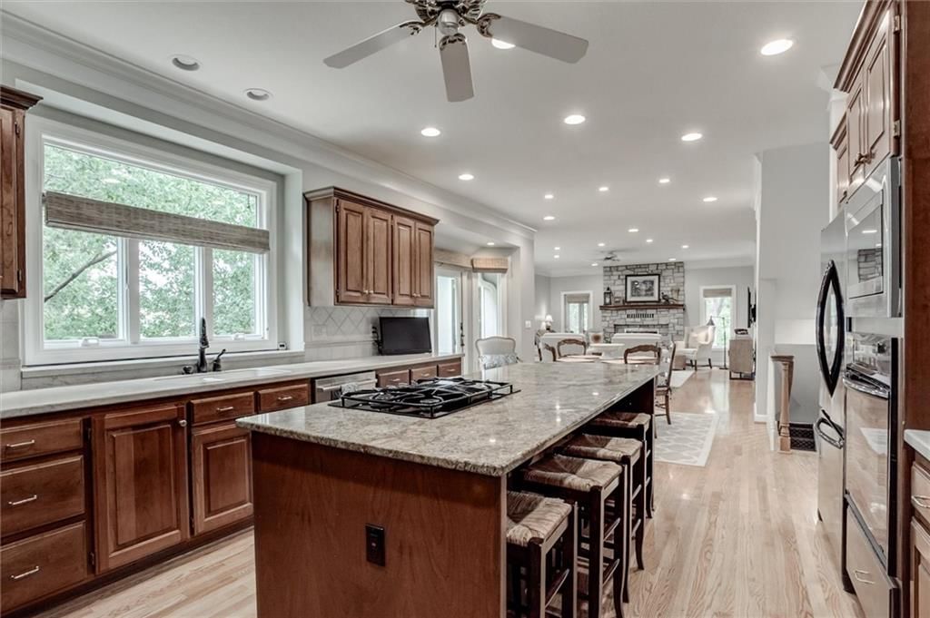 610 W Willow Lane — photo 23