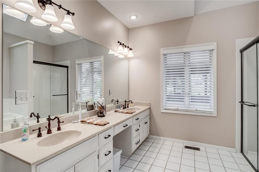 610 W Willow Lane — photo 25