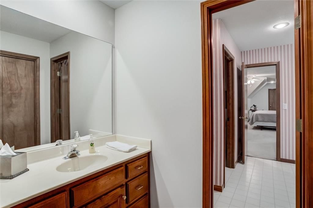 610 W Willow Lane — photo 30