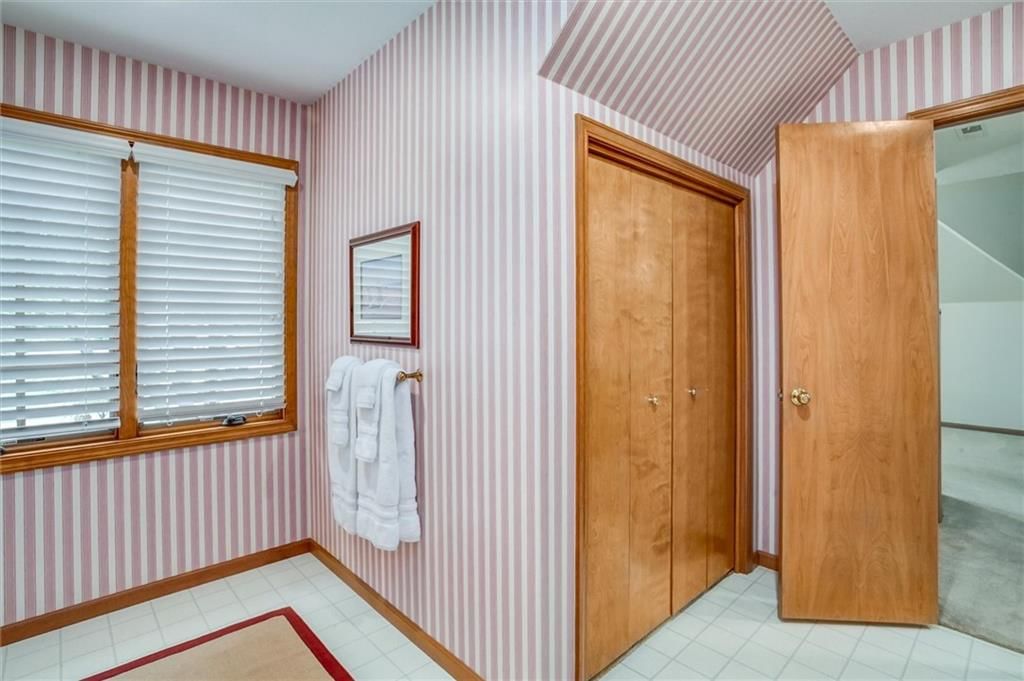 610 W Willow Lane — photo 31