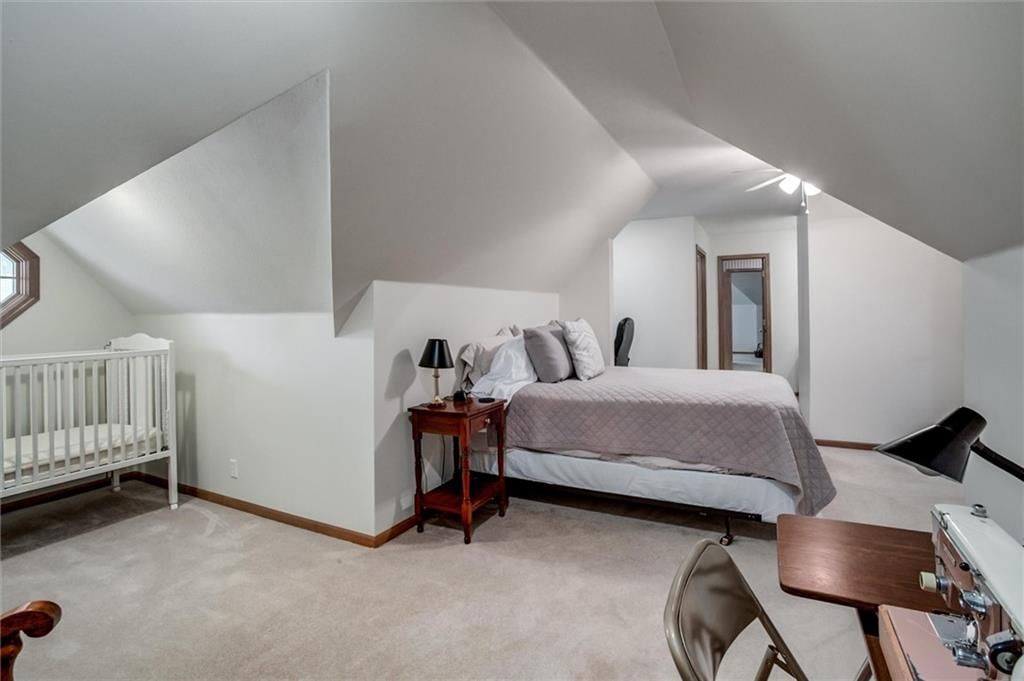 610 W Willow Lane — photo 35
