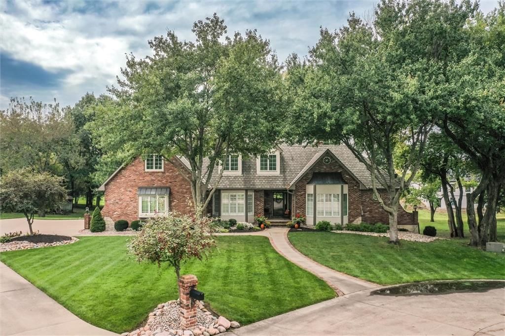 610 W Willow Lane — photo 44