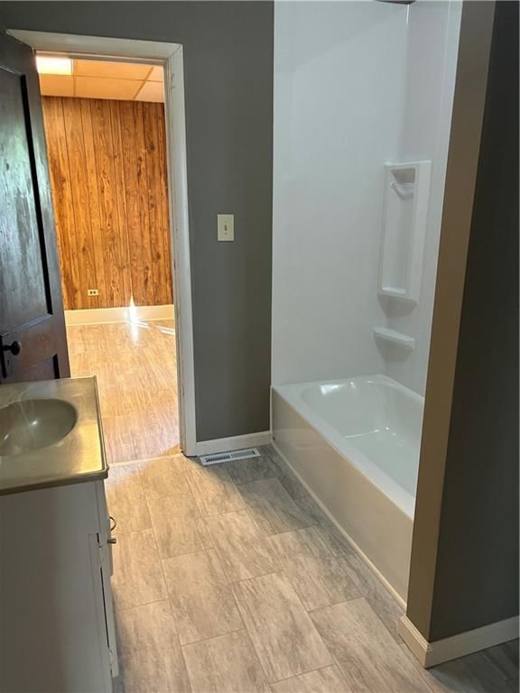 406 E 8th Street — photo 11