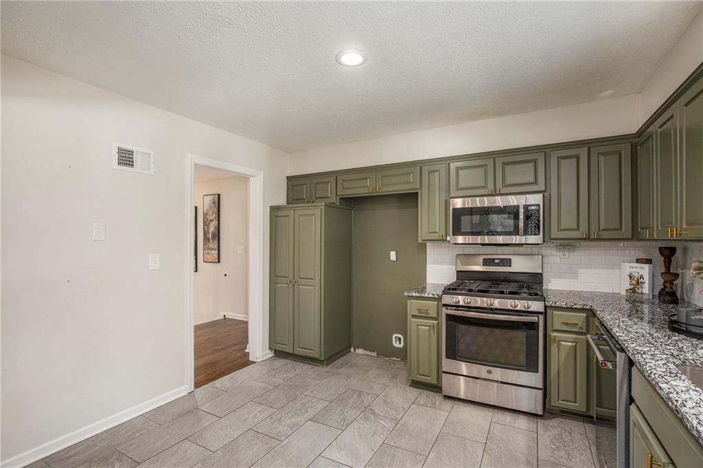 6633 Nall Avenue — photo 9