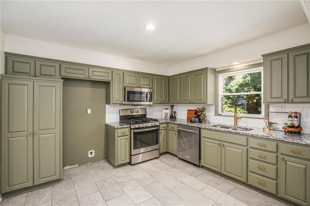 6633 Nall Avenue — photo 10