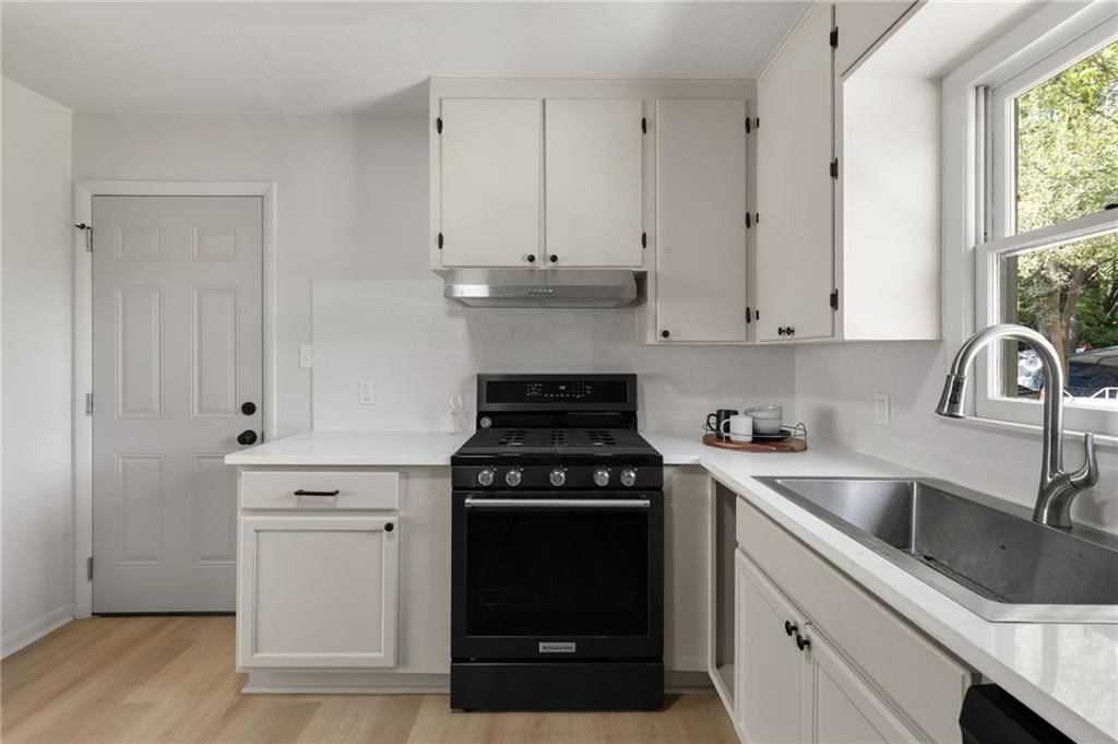 4920 Washington Avenue — photo 10