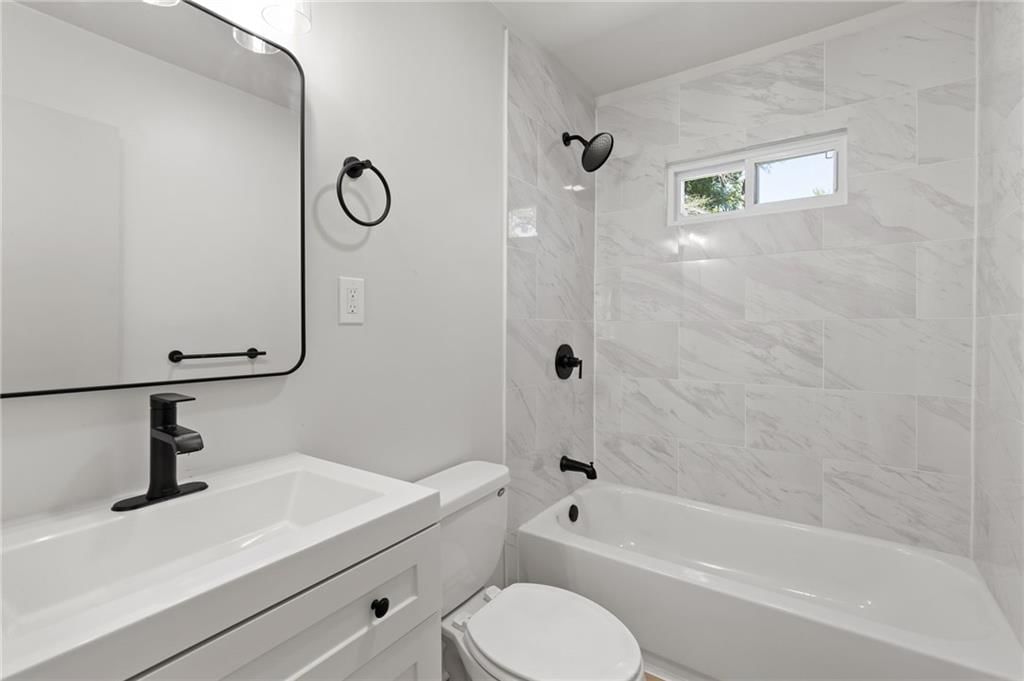 4920 Washington Avenue — photo 15