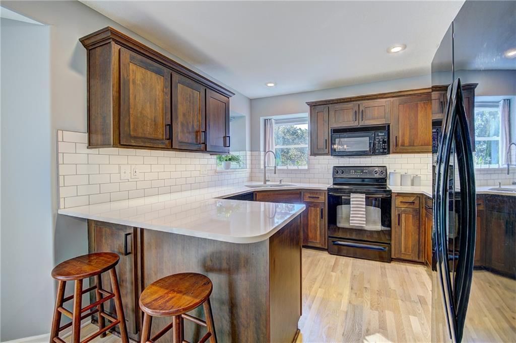 Photo 9 of 31 - 1900 SW Cherokee Strip N/A