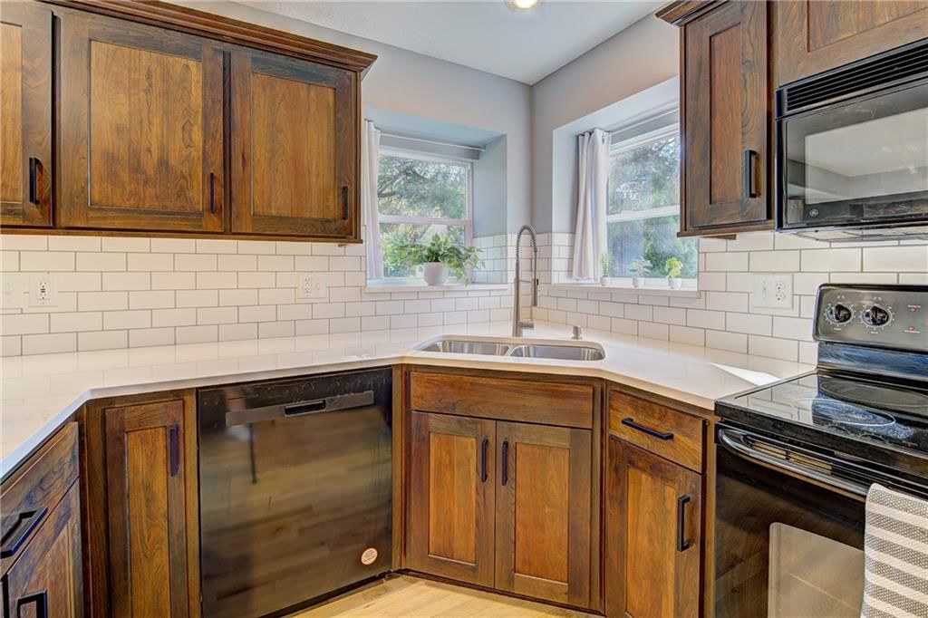 Photo 10 of 31 - 1900 SW Cherokee Strip N/A