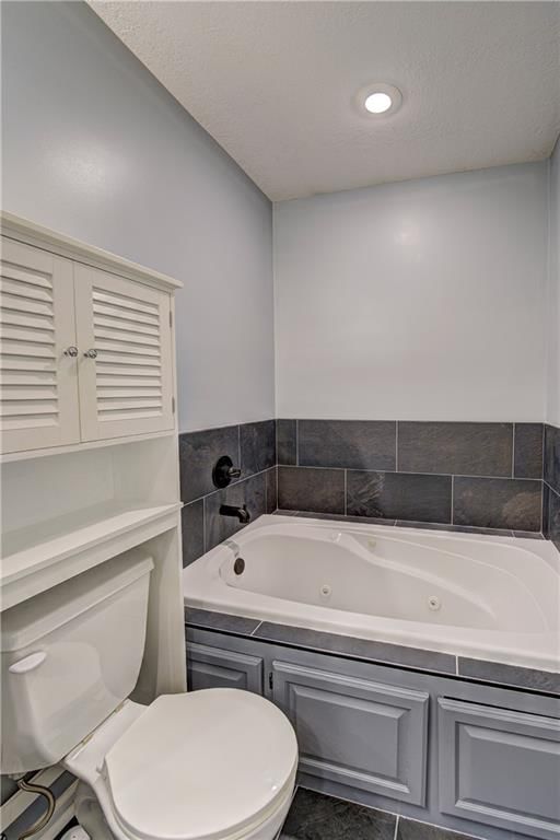 Photo 21 of 31 - 1900 SW Cherokee Strip N/A