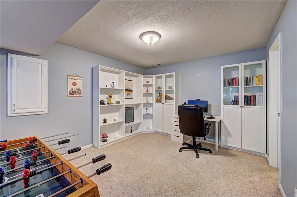 Photo 27 of 31 - 1900 SW Cherokee Strip N/A