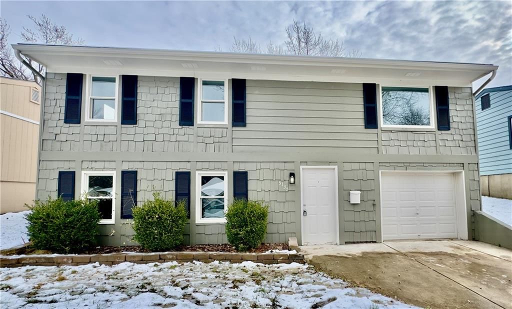 5137 N Palmer Avenue — photo 1