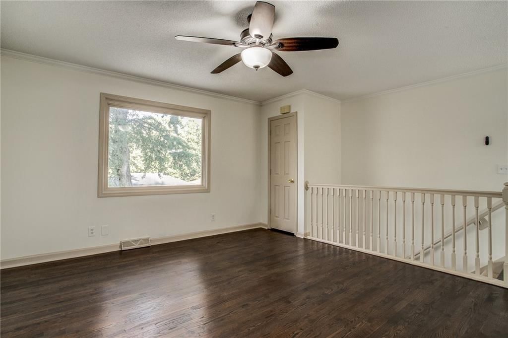 5137 N Palmer Avenue — photo 2