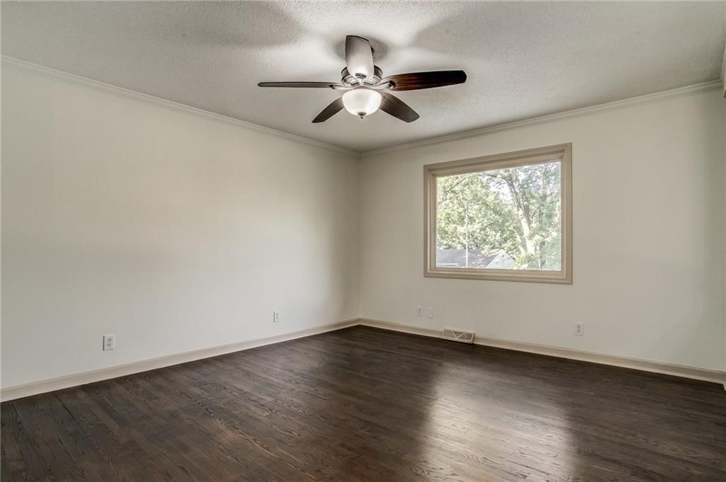 5137 N Palmer Avenue — photo 3