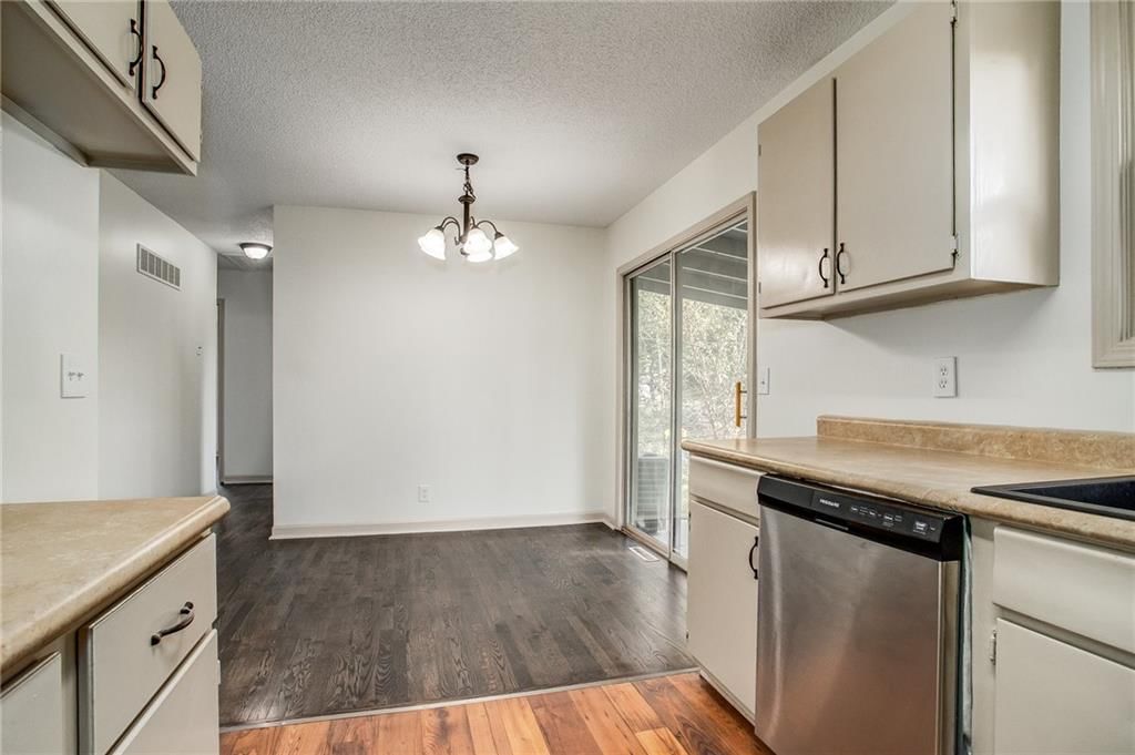 5137 N Palmer Avenue — photo 7