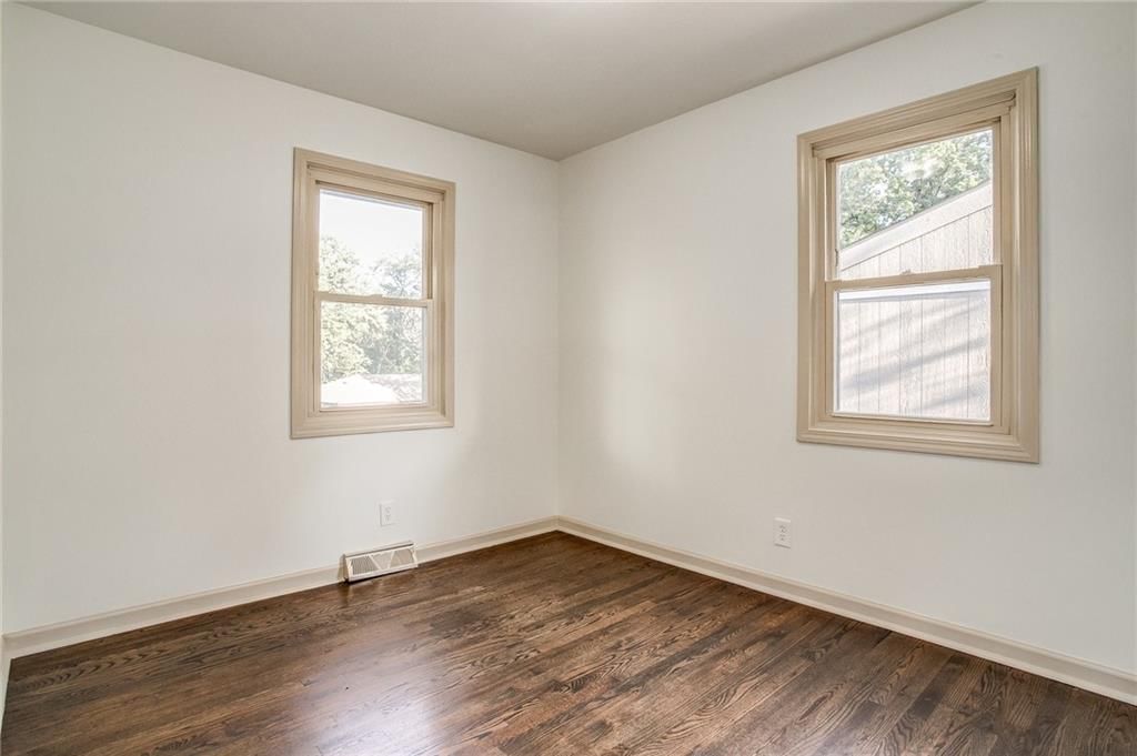 5137 N Palmer Avenue — photo 9
