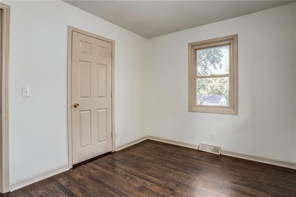 5137 N Palmer Avenue — photo 10