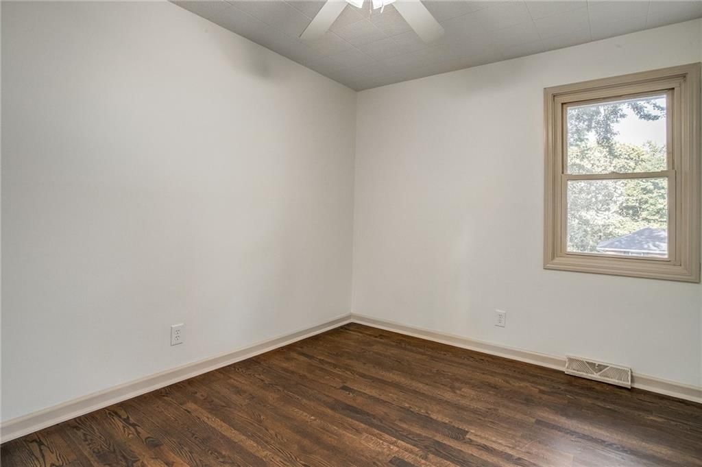 5137 N Palmer Avenue — photo 13
