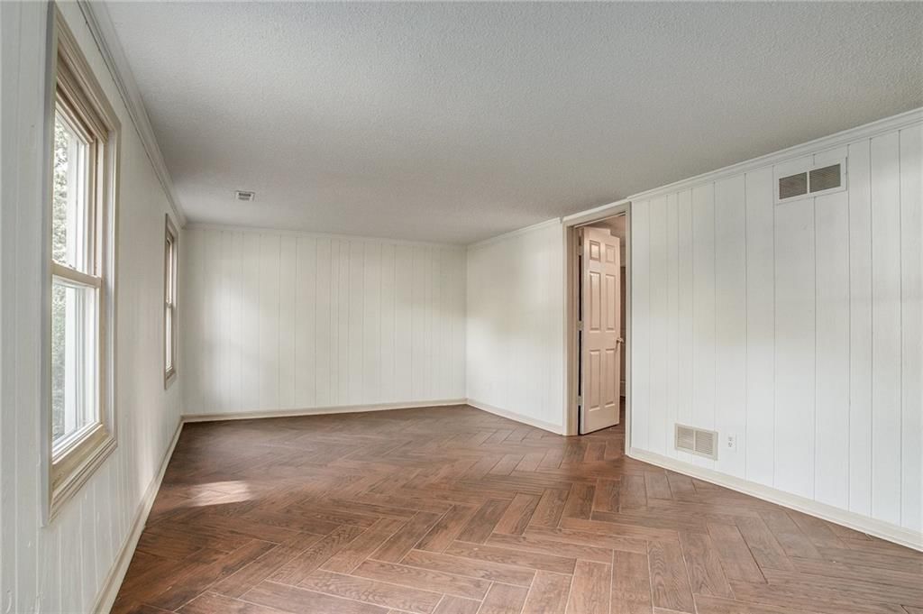 5137 N Palmer Avenue — photo 15
