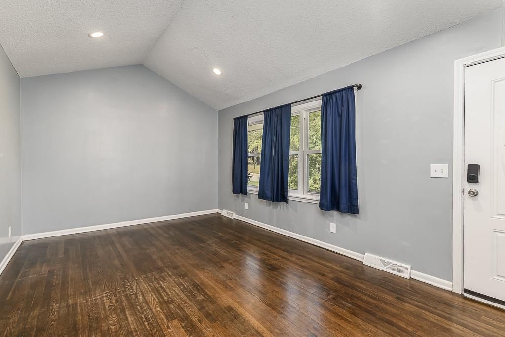 7617 Riverview Street — photo 5