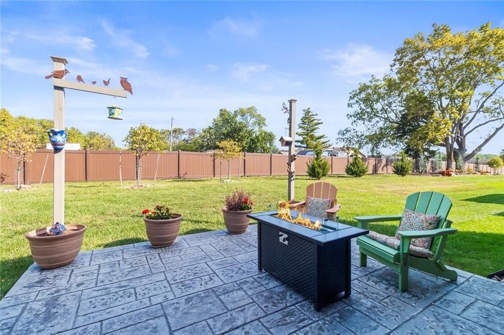 2122 NW Ashurst Drive — photo 27