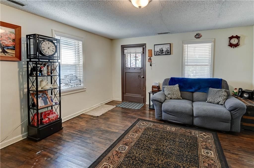 928 Dakota Street — photo 10