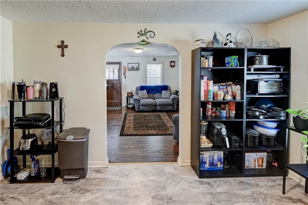 928 Dakota Street — photo 15