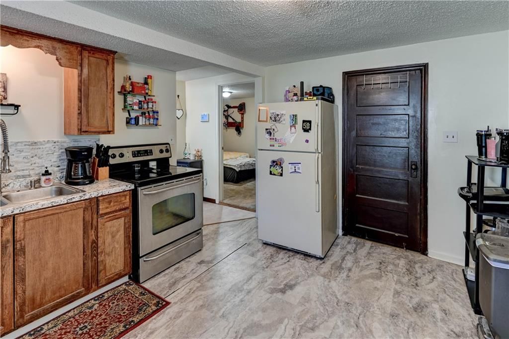 928 Dakota Street — photo 17