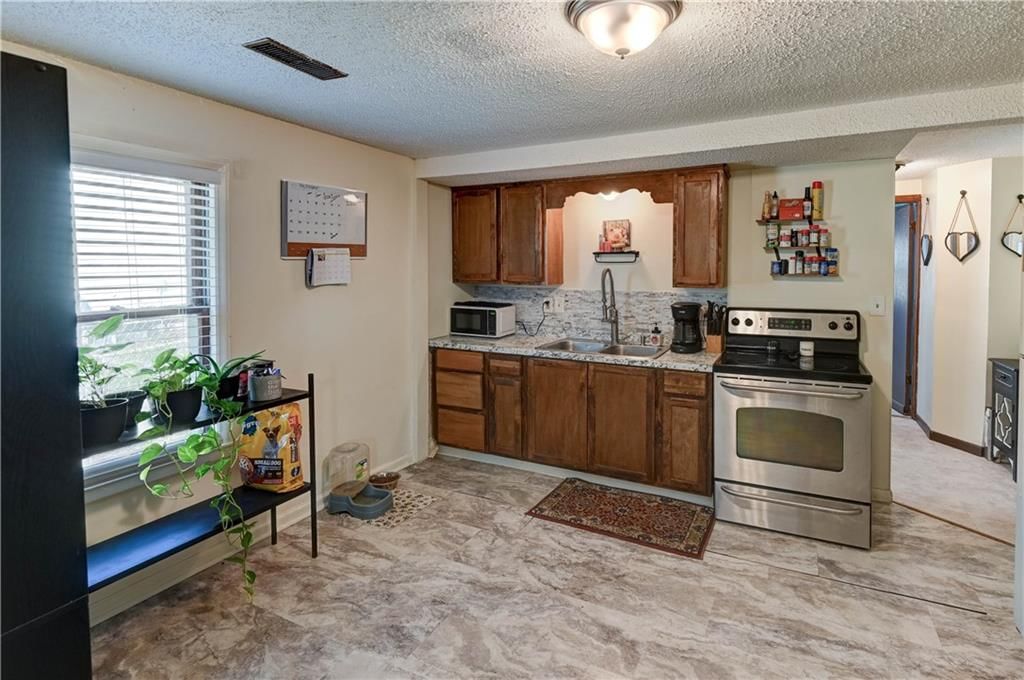 928 Dakota Street — photo 18