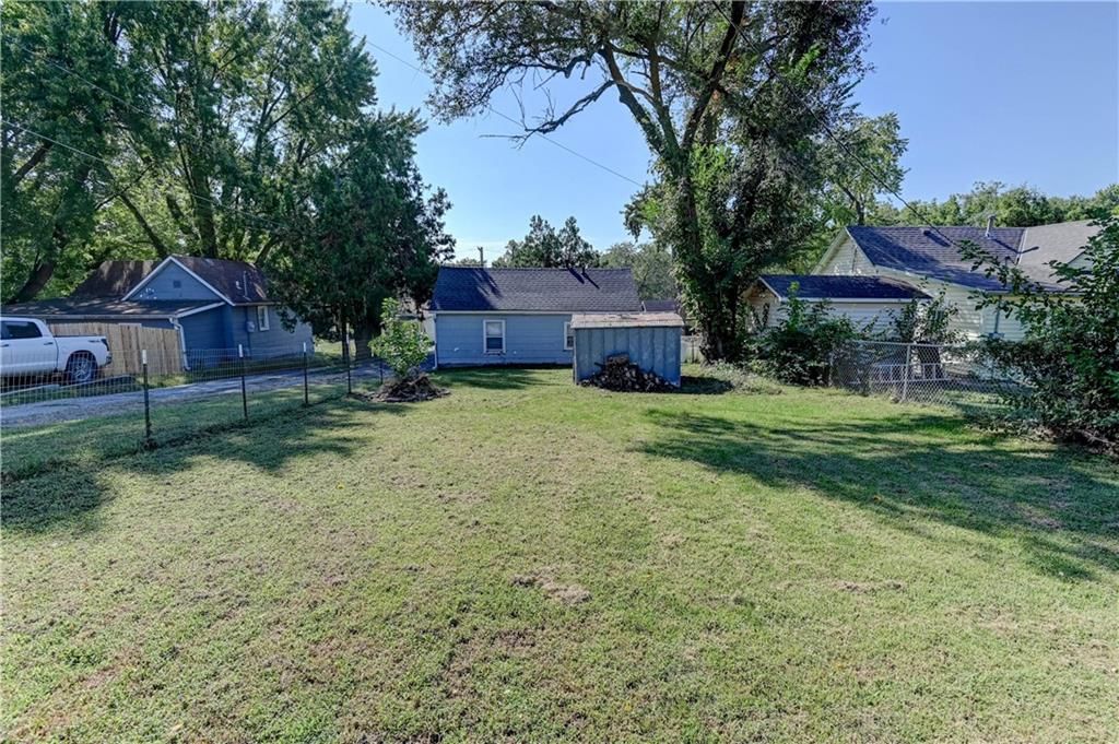 928 Dakota Street — photo 34