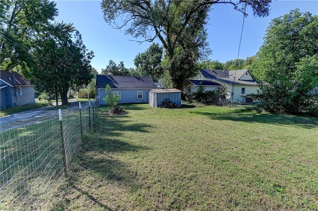 928 Dakota Street — photo 35