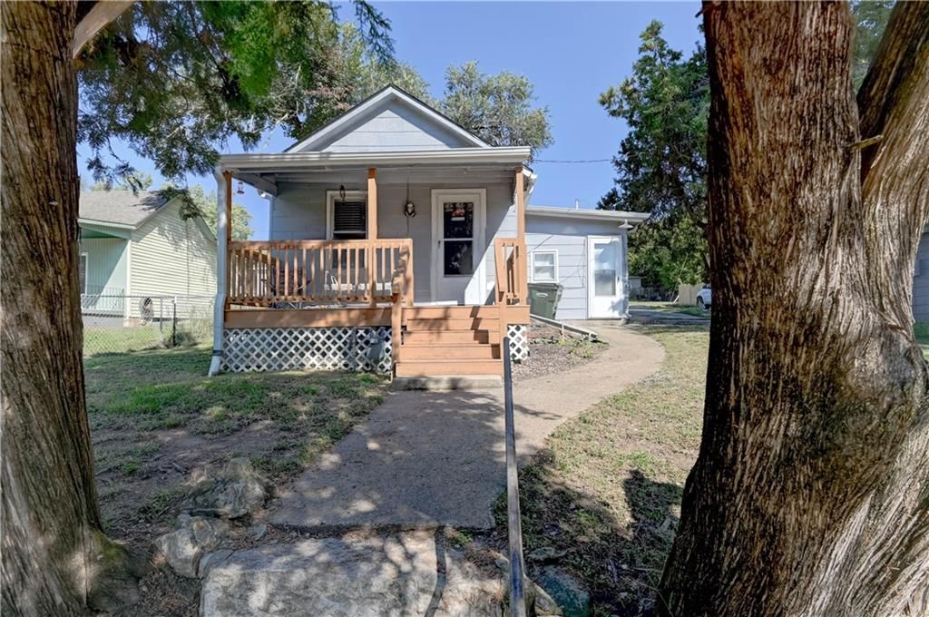 928 Dakota Street — photo 37