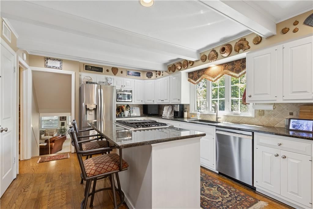 5750 Windsor Drive — photo 9