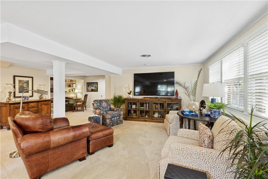 5750 Windsor Drive — photo 12