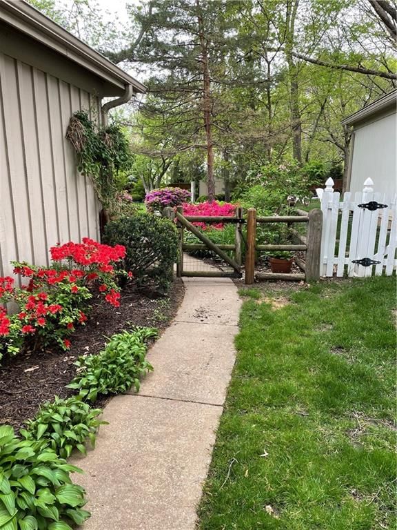 5750 Windsor Drive — photo 37