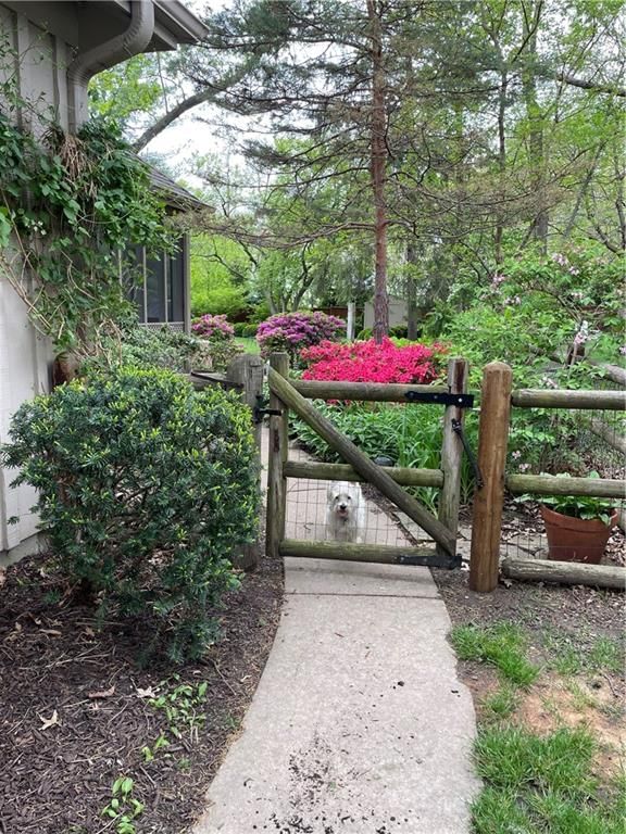 5750 Windsor Drive — photo 40