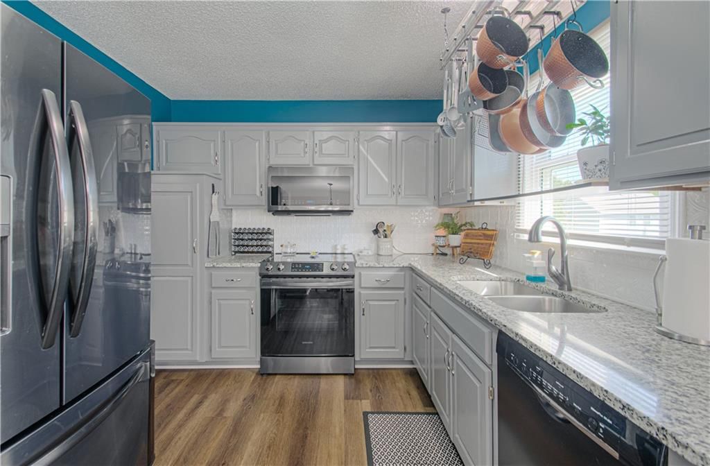 1701 Park Lane — photo 9