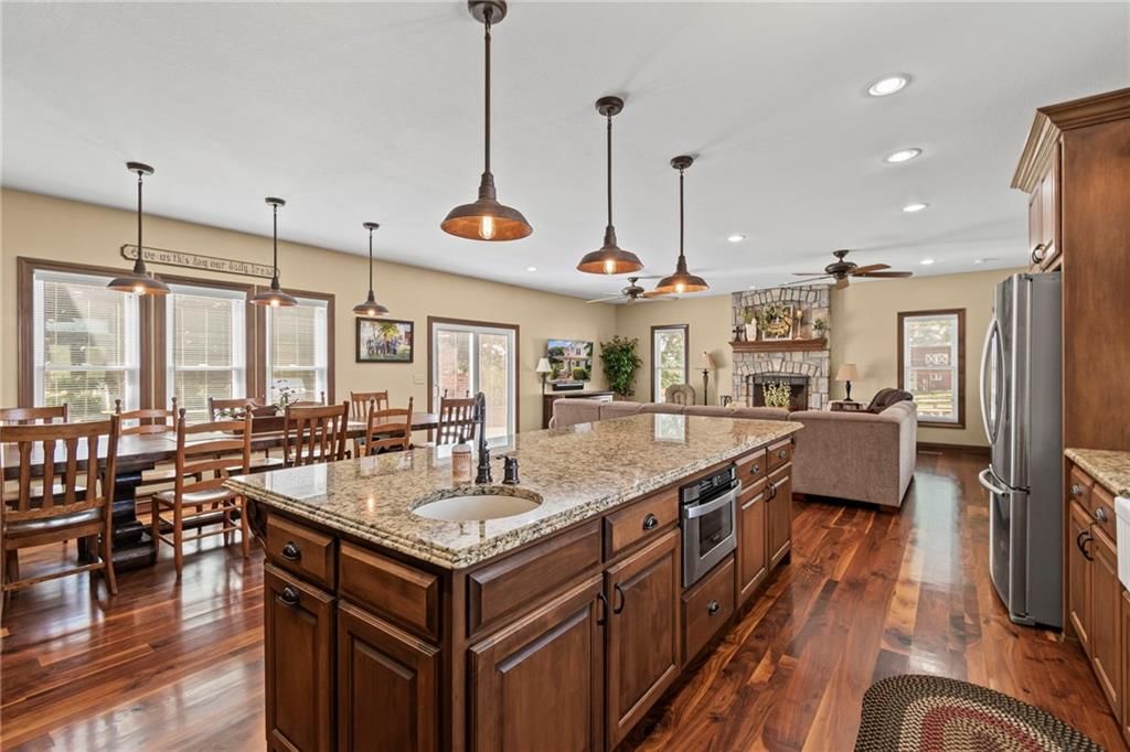604 N Buckner Tarsney Road — photo 2