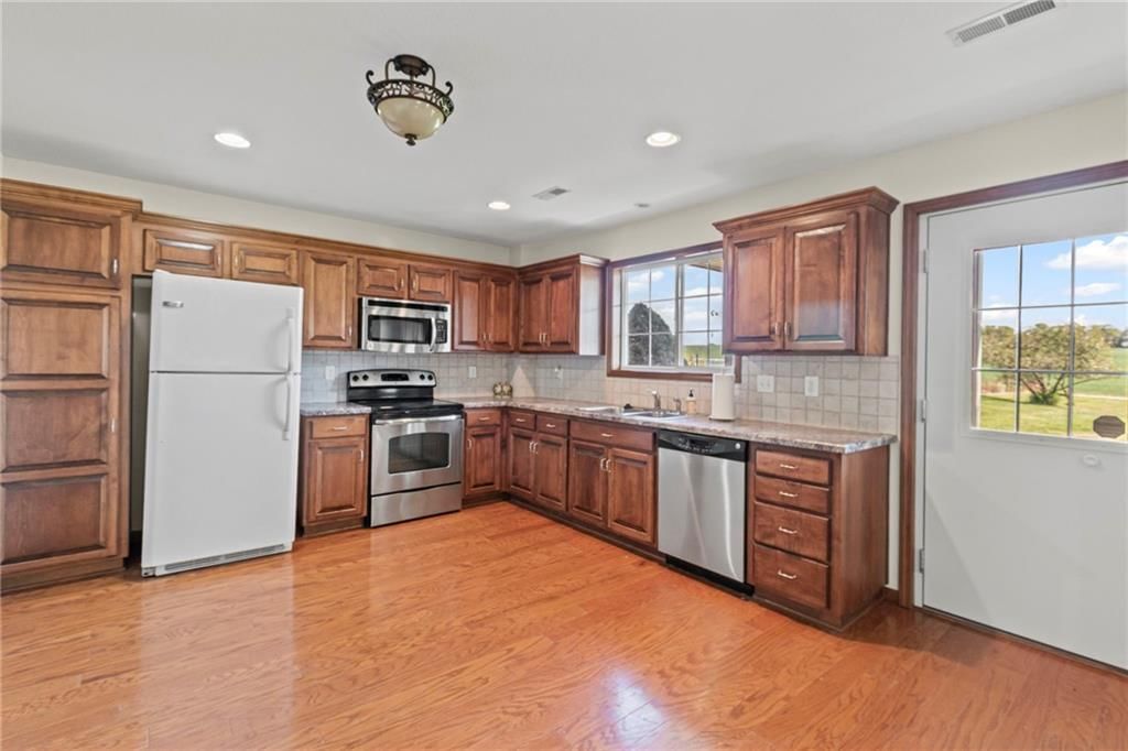 604 N Buckner Tarsney Road — photo 50