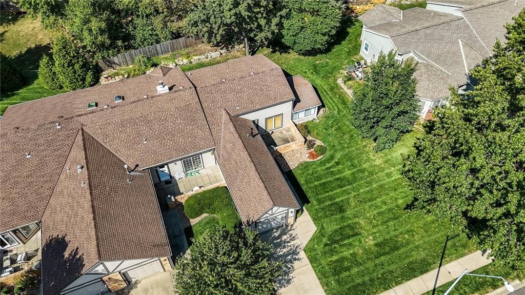 Photo 6 of 34 - 6614 N Revere Drive