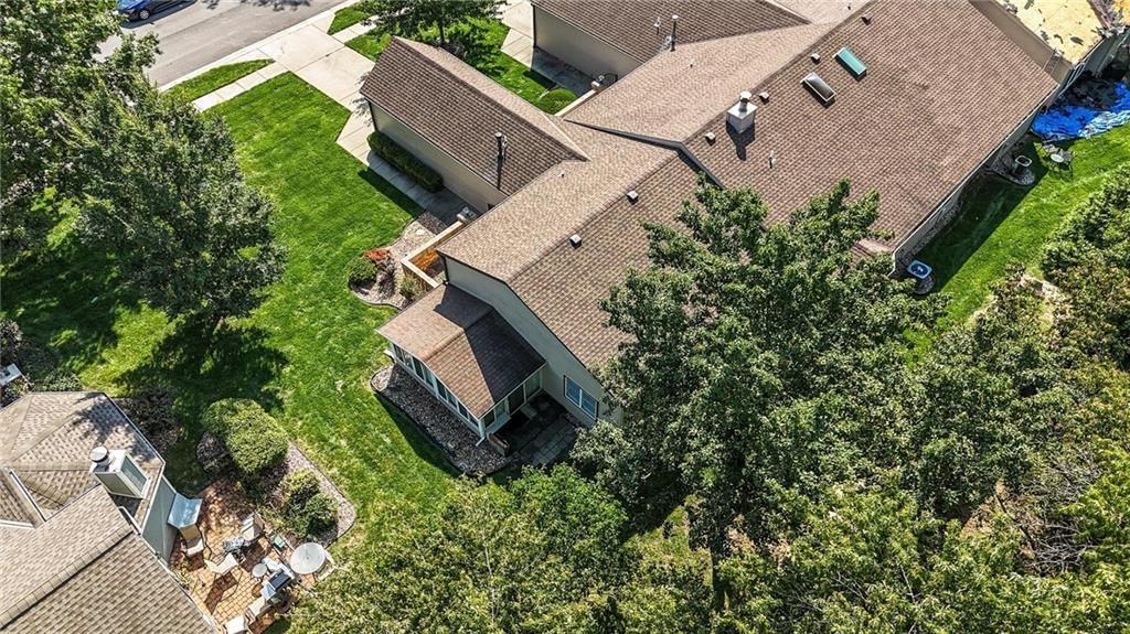 Photo 8 of 34 - 6614 N Revere Drive