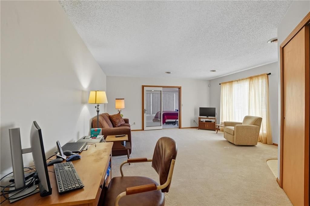 Photo 12 of 34 - 6614 N Revere Drive