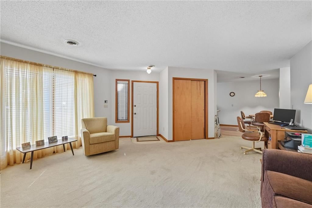 Photo 14 of 34 - 6614 N Revere Drive
